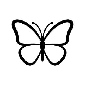 Op de afbeelding: Een zwart-wit illustratie van een vlinder. De vlinder heeft een symmetrisch ontwerp met twee paar vleugels en een slank lichaam. De vleugels zijn omlijnd met dikke zwarte lijnen en het lichaam is effen zwart.