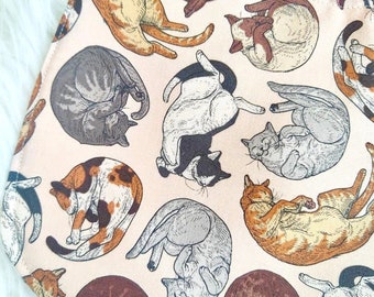 Reversible Bib- Kitty Cats