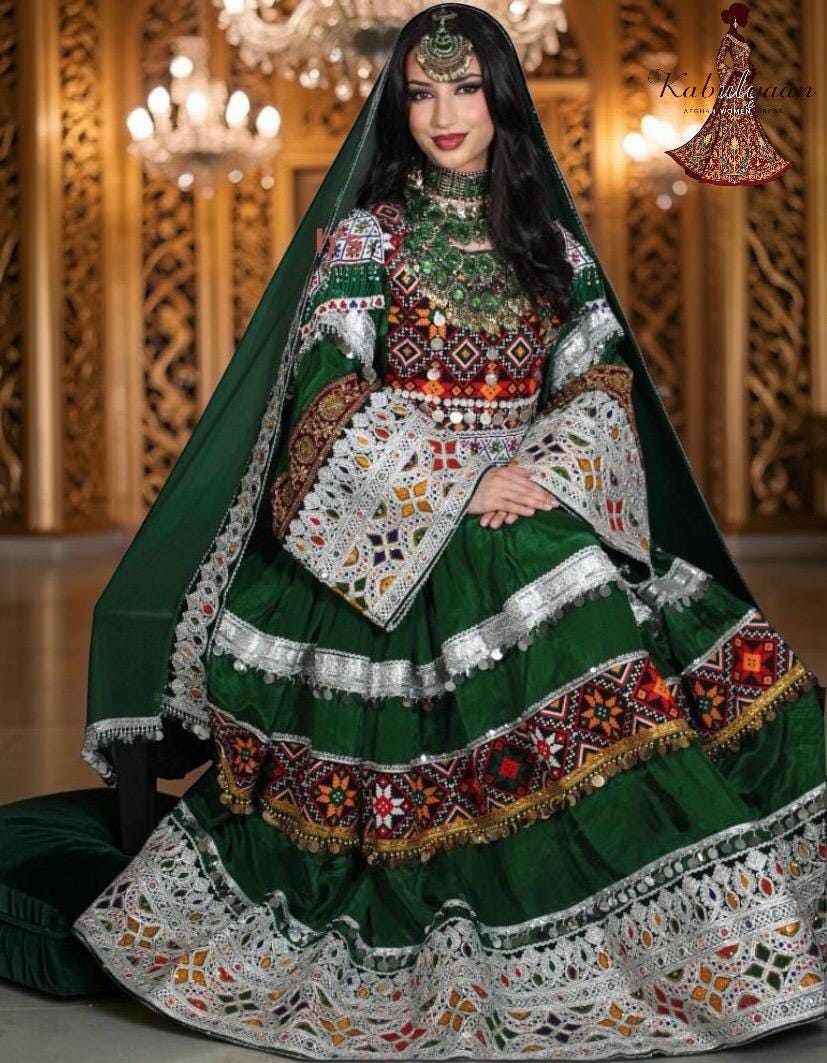 green emerald velvet dress Naheel Henna Dress main image 0