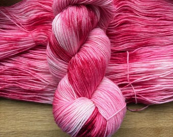 Hand-dyed 4ply/sock weight yarn - Raspberry Ripple