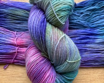 Hand-dyed 4ply/sock weight yarn - Aurora Borealis