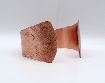 Solid copper shield cuff bracelet, Hand textured wide bangle, Tapered opening, Layering cuff bangle, Boho style jewelry