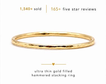 Anillo apilable ultrafino chapado en oro, delicada banda martillada de 1 mm, anillo midi para nudillos, anillo minimalista de oro