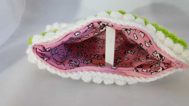 Crocheted Bag with Zipper