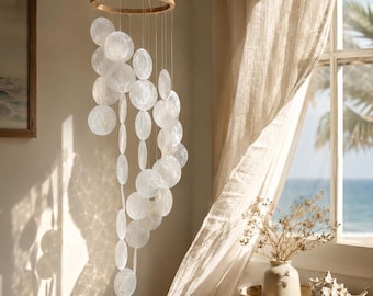 Campana de viento de conchas de capiz hecha a mano, móvil colgante bohemio costero para habitación infantil, sonido relajante, decoración de macramé, regalo para mamá, casa de playa