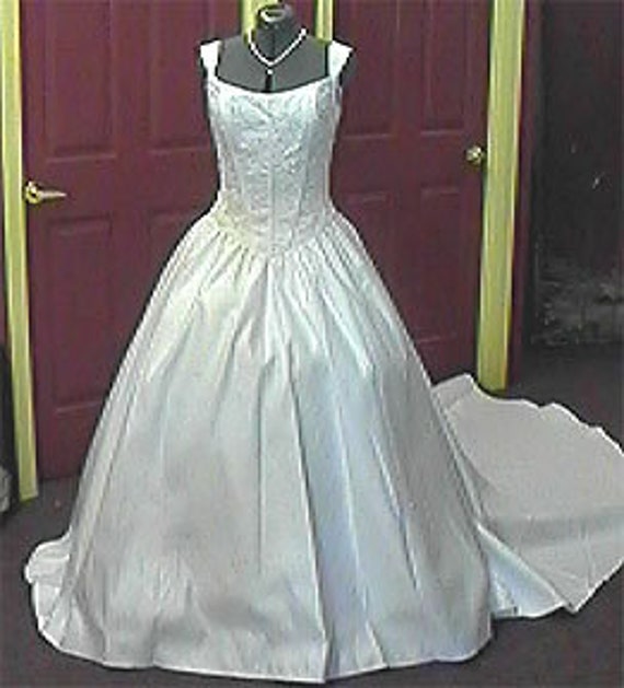 WEDDING GOWN dress new vintage #ALEXANDRIA  white… - image 4