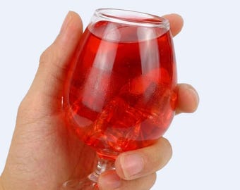 Fake Spill Wine Glass – Real Liquid Prank Cup – Funny Novelty Gag for Parties