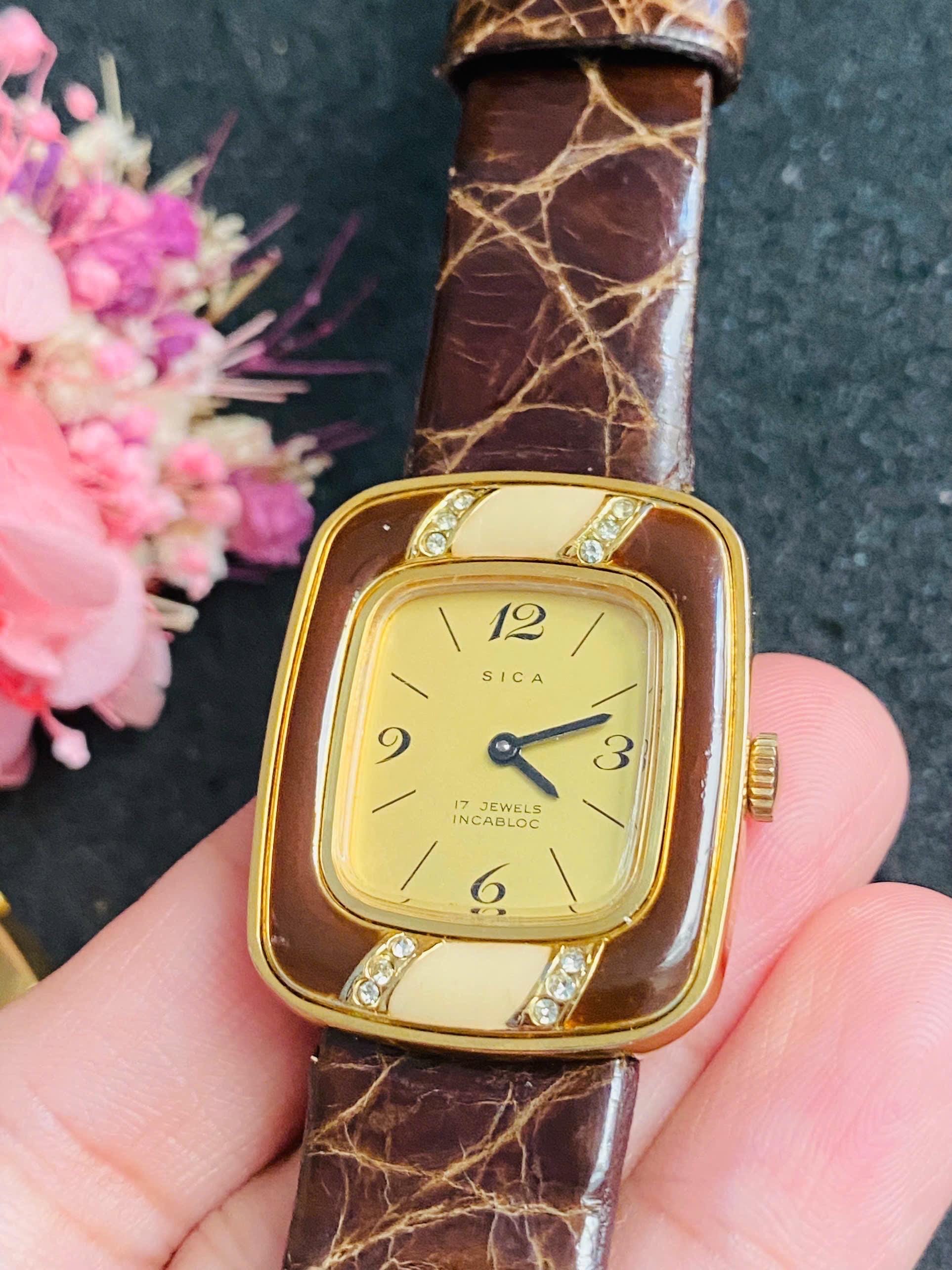 RARE Vintage SICA Swiss Watch - 17 Jewels Manual Winding - Art