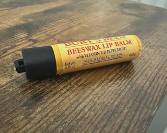 Llavero para bálsamo labial Burt's Bees (Chapstick)