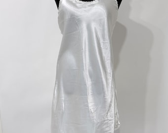 Vintage jaren 80, jaren 90 body chic satijnen nachthemd nachthemd met ruches ruches medium