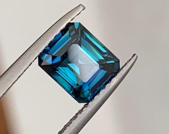 Peacock Teal Sapphire 2.0 CT, Loose Gemstone Emerald Cut, Blue Green
