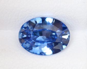Natural Sri Lankan Blue Sapphire 1.56 carats, Oval Gemstone for Engagement Ring