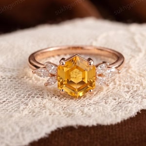 Anillo de zafiro amarillo, plata de ley 925, anillo de gema amarilla con talla hexagonal, anillo de compromiso con engaste marquesa, regalo de aniversario para ella.