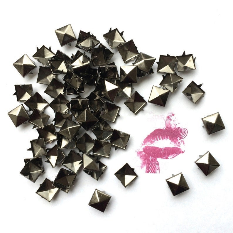 Metal Studs,50/100 Bright Yellow Square Metal Pyramid Studs for Clothing  Shoes Bags Purses Leathercraft Decoration,DIY 9x9mm