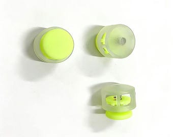 A 10-piece set with yellow spring buckles, a DIY gift for her, including jewelry clothing,hats,bags,etc