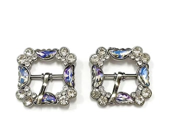 Fivela quadrada com diâmetro interno de 1,6 cm, ideal para sapatos, roupas, bolsas e outras decorações DIY. Pacote com 2 unidades por modelo.