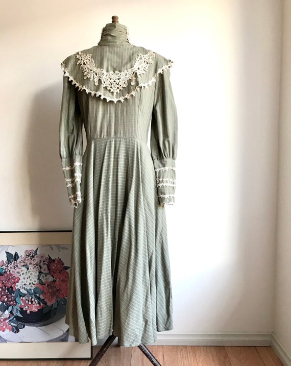Amazing Vintage 70s Sage Green Dress Prairie Roma