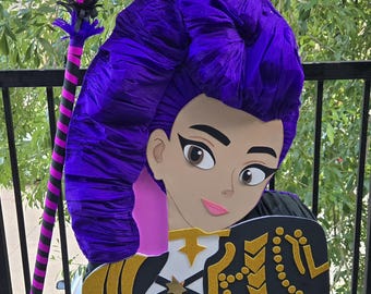 K-pop warrior piñata "RUMY" measures 80 centimeters high × 50 centimeters wide, includes decorated stick.
