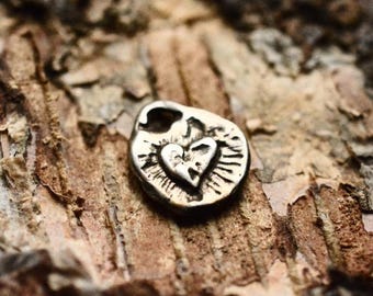 Colgante de corazón de plata de ley 925 – Charm de amor de doble cara, collar rústico bohemio oxidado