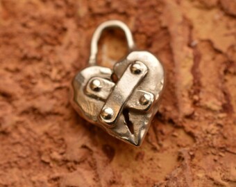 Colgante de corazón restaurado de plata de ley 925 – Joyería rústica bohemia oxidada