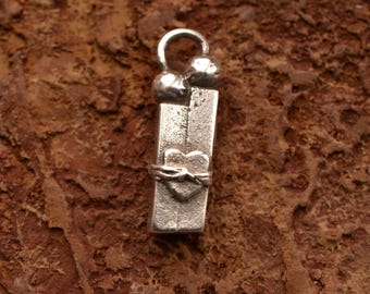 Colgante de corazón de alambre de púas de plata de ley, dije de amor rústico bohemio