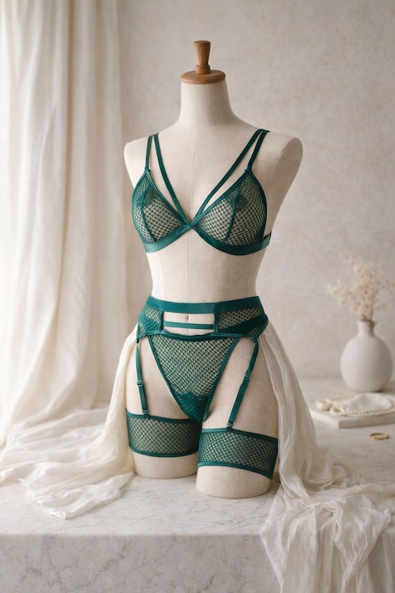 Plus Size Lace Lingerie Set, Soft Stretch Bralette Set, Breathable Women Underwear, Comfortable Everyday Intimates, Elegant Lace Set