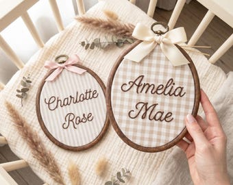 Aro de bordado personalizado con el nombre del bebé, letrero personalizado para la habitación del bebé, decoración para anunciar hitos del nacimiento.