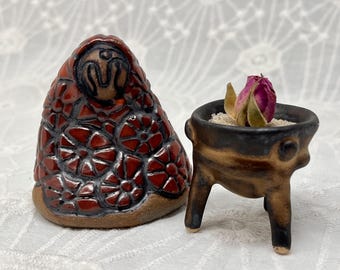 Coral Ancestor of the Sea Figurine and Offering Cauldron