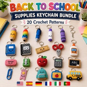 Könnte beinhalten: Ein Set aus 20 gehäkelten Schlüsselanhängern mit Schulmotiven, darunter Stifte, ein Notizbuch, ein Lineal, eine Schere, Kleber, ein Radiergummi, ein Spitzer, ein Apfel, ein Taschenrechner, eine Tafel, eine Büroklammer, ein Lesezeichen und ein Bus.