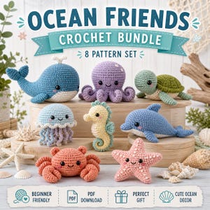 Op de afbeelding: Een haakpakket met acht zeedierpatronen, waaronder een blauwe walvis, een paarse octopus, een groene schildpad, een blauwe kwal, een gele zeepaardje, een blauwe dolfijn, een oranje krab en een roze zeester. De tekst luidt "Ocean Friends Crochet Bundle".