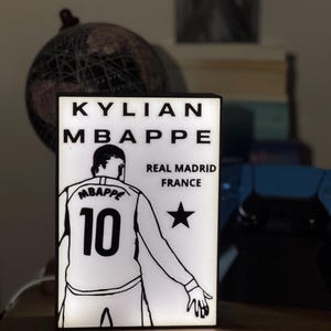 キリアン・エムバペ 3Dライトボックス - サッカー レアル・マドリード デスクランプ LED - サッカーファンへのギフト