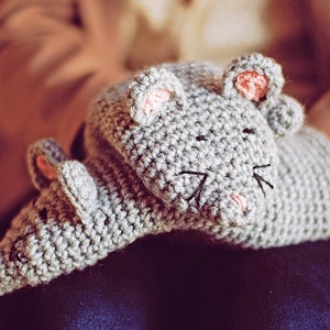 Mouse Mittens Kiss Gloves Gift Wool Crochet Autumn Fall Winter Cold Days Woman Girl Teens Cozy Grey Forest Animals Woodland