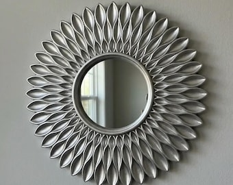 Antique Style Sun Shape Wall Mirror - Modern Luxury Dcor for Home