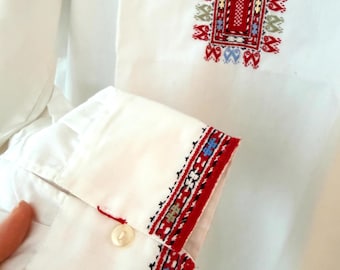 Vintage Hongaars geborduurd shirt, volksblouse, traditionele linnen top, Oost-Europese volkskleding, boho-etnisch shirt, handgemaakte stijl
