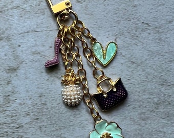 Charm para bolso con charms morados y azules