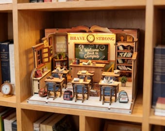 Retro Klassenzimmer Bücherecke Kit - DIY 3D Holzpuzzle mit LED, Vintage Schulbücherregal Einsatz, Miniatur Diorama Geschenk