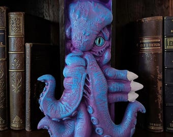 Kraken Cultist Buchecke – Fantasy Horror Bücherregal Dekor, Cthulhu-inspirierte Buchstütze, gothisches Geschenk für Buchliebhaber
