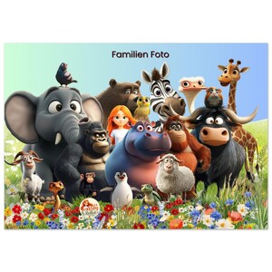 Könnte beinhalten: Eine farbenfrohe Illustration mit einer Gruppe von Zeichentricktieren, darunter ein Elefant, ein Bär, ein Zebra und eine Giraffe, vor blauem Himmel und einem Blumenfeld. Der Text "Familien Foto" steht oben. Ein Ruby Redlock-Logo unten.