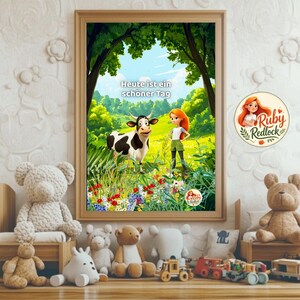 Könnte beinhalten: Gerahmter Kunstdruck mit einer Cartoon-Szene mit einer Kuh, einem Mädchen und dem Text "Heute ist ein schöner Tag". Das Kunstwerk spielt in einer lebendigen Wiese mit bunten Blumen und üppigem Grün, umrahmt von Bäumen. Ein Ruby Redlock-Logo befindet sich in der Ecke.