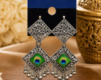 Pendientes de plumas de pavo real oxidadas hechos a mano / Pendientes colgantes Jhumka estilo boho indio