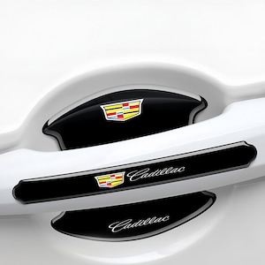 Puede incluir: Un juego de tres tazas de cerámica con un acabado moteado y mate. Las tazas son en tonos crema, gris claro y gris oscuro. Cada taza tiene un diseño simple y minimalista y un asa redondeada.