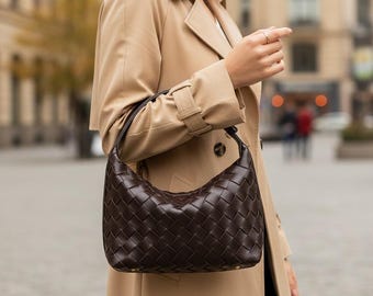 Bolsas de camurça trançada em 17 cores, bolsa minimalista para o dia a dia, bolsa hobo retrô, bolsa tiracolo elegante, acessório feminino de couro com estilo de designer.