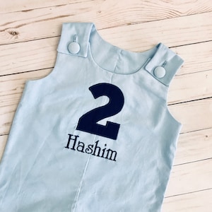 JOHNNY Boy blauwe corduroy romper 2e verjaardag shortall jon jon monogram verjaardag romper 1e verjaardag 3e verjaardag/4e verjaardag/5e geboorte