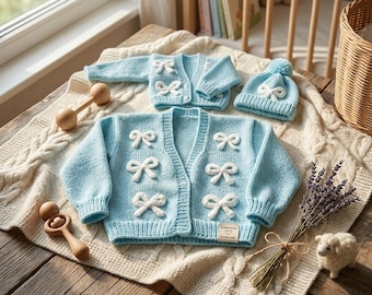Handgefertigte Blaue Strickschleife Strickjacke Set, Mutter Baby Passende Pullover Mütze, Loomina Strickwaren