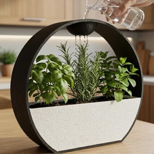 Pode incluir: Um conjunto de três canecas de cerâmica com acabamento fosco e salpicado. As canecas são em tons de creme, cinza claro e cinza escuro. Cada caneca tem um design simples e minimalista, ideal para café ou chá.