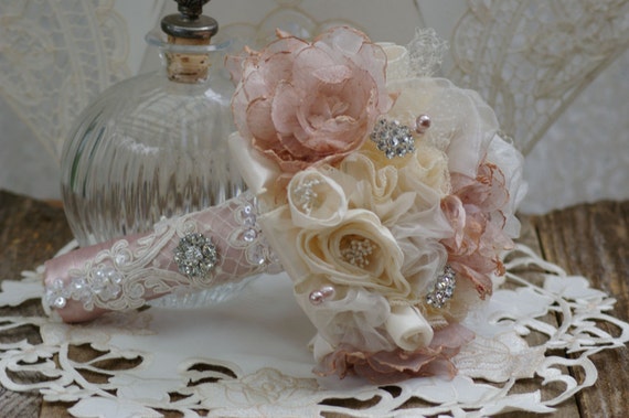 Items similar to FULL PRICE Blush Gatsby Brooch Fabric flower Bouquet ...