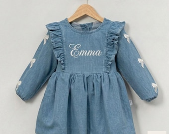 Personalisiertes Denim Kleid, Rüschen Kleinkind Outfit, bestickte Baby Mädchen Kleidung