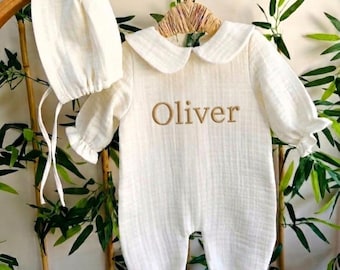 Personalisierter Baby Strampler aus 4-lagigem Musselin – Bio Neugeborenen Outfit, Coming Home Set + GRATIS Mütze