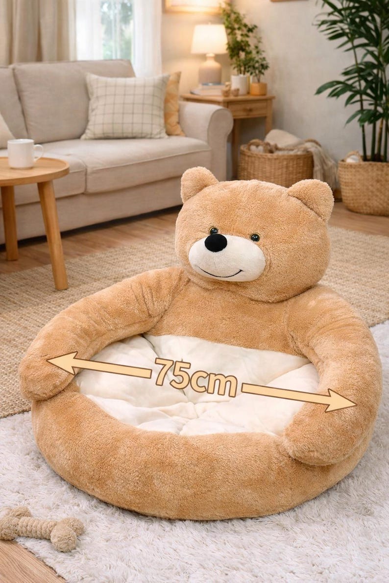 Pu&ograve; includere: Un set di tre tazze in ceramica con finitura opaca e macchiettata. Le tazze sono nei toni del crema, marrone chiaro e marrone scuro. Ogni tazza ha un design semplice e minimalista.