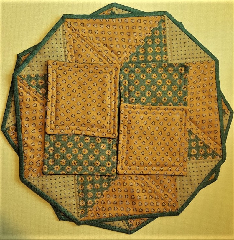 QUILTED HEXAGON PLACEMAT Set 2 Place Mats 4 Coasters Bluegreen Mustard Tan With Pretty Mustard